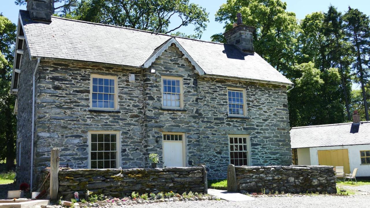 Cosy Ground Floor Disabled Friendly Room In Farm House Llandderfel Buitenkant foto