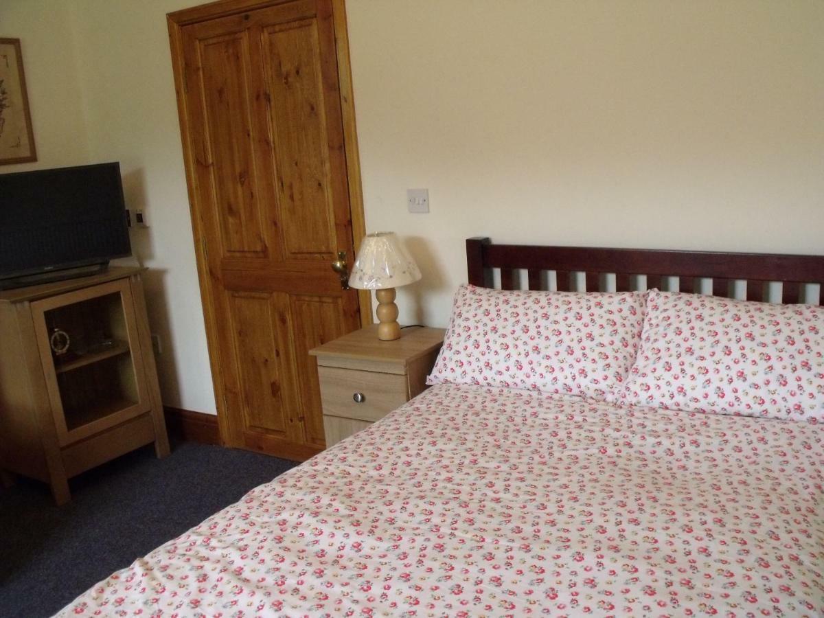 Cosy Ground Floor Disabled Friendly Room In Farm House Llandderfel Buitenkant foto